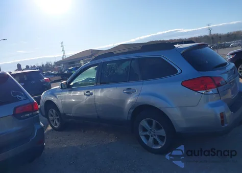 2014 Subaru Outback 2.5I Premium из США, поврежденный, VIN 4S4BRCDC7E3306960